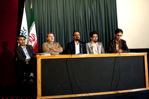 گزارش اختصاصی آکادمی هنر از اولین نشست نقد سینمایی معاونت پژوهشی خانه‌ی هنرمندان مختص فیلم «بوسیدن روی ماه»