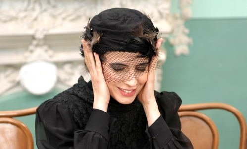 زندگی و مرگِ خسرو / نگاهی به «پله آخر»