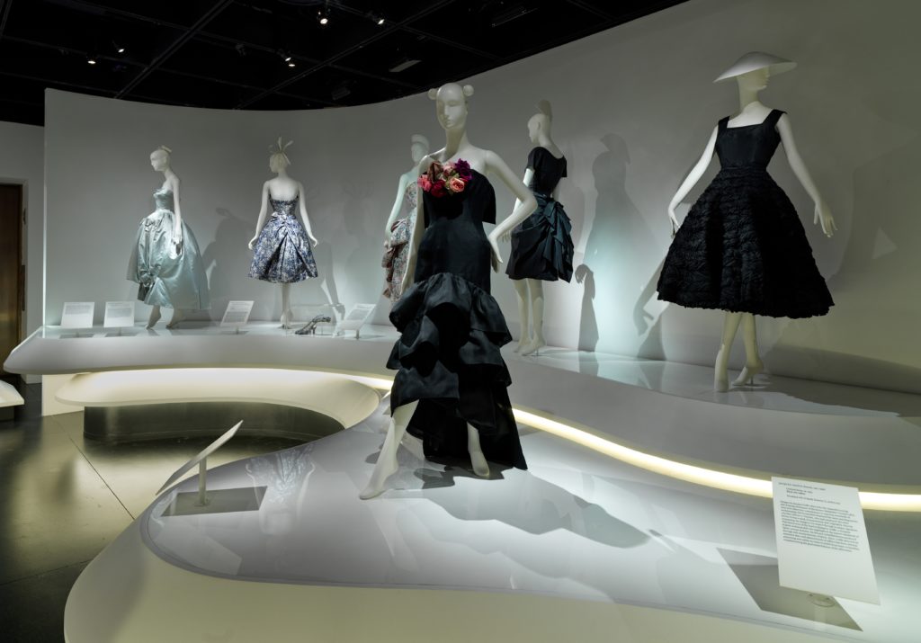 نمایشگاه طراحی لباس و اکسسوری موزه هنر متروپولیتن