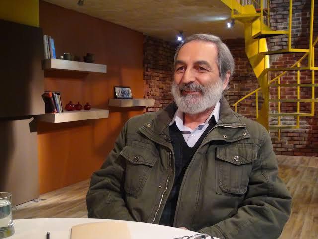 گفت‌وگو با روبرت صافاریان نویسنده کتابِ این فیلم سازِ شاعرِ نقاشِ عروسک سازِ مستندسازِ افسانه پردازِ شعبده باز